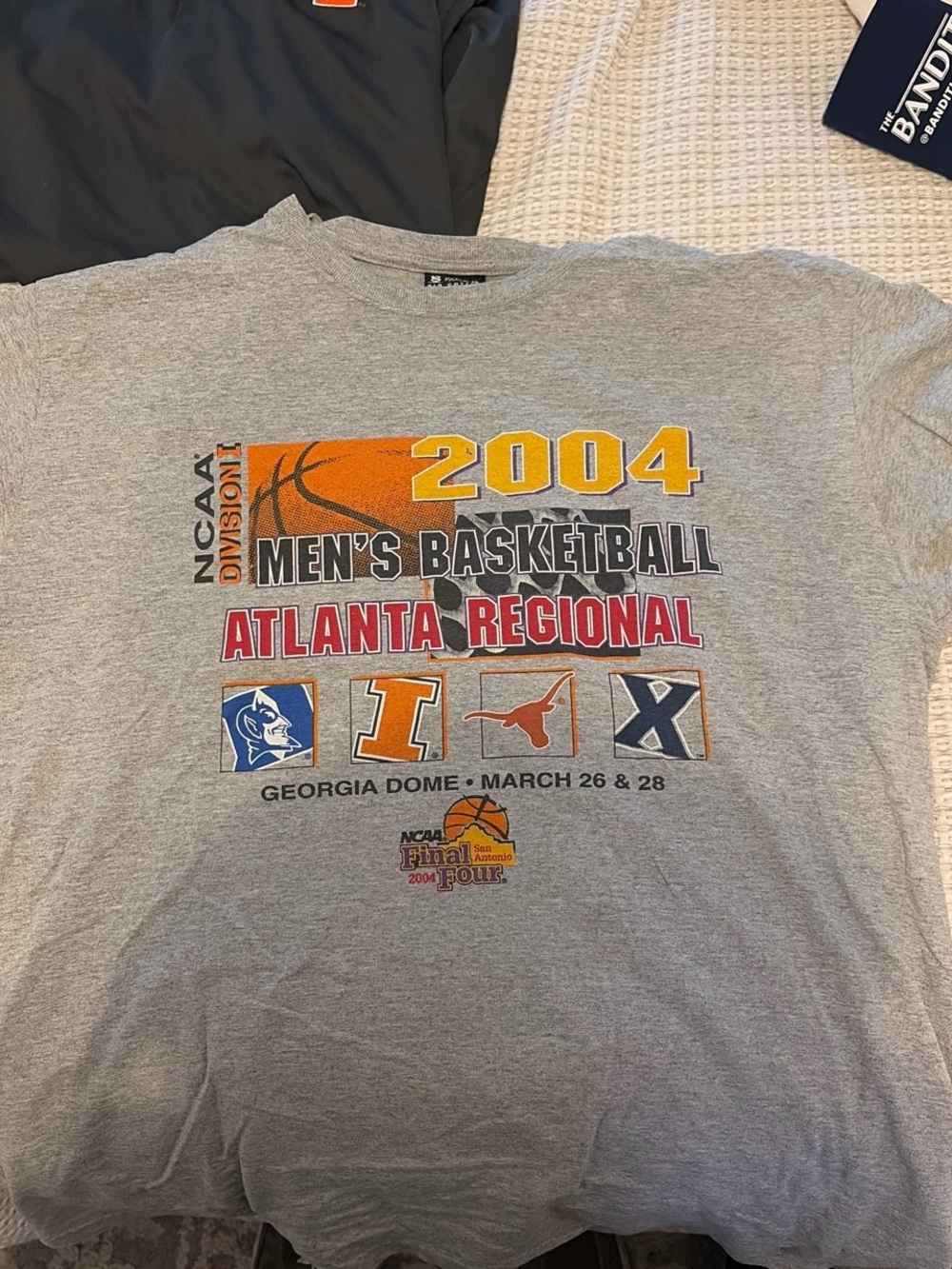 Gear For Sports Gray 2004 Men's Basketball Atlanta Regional Graphic Tee